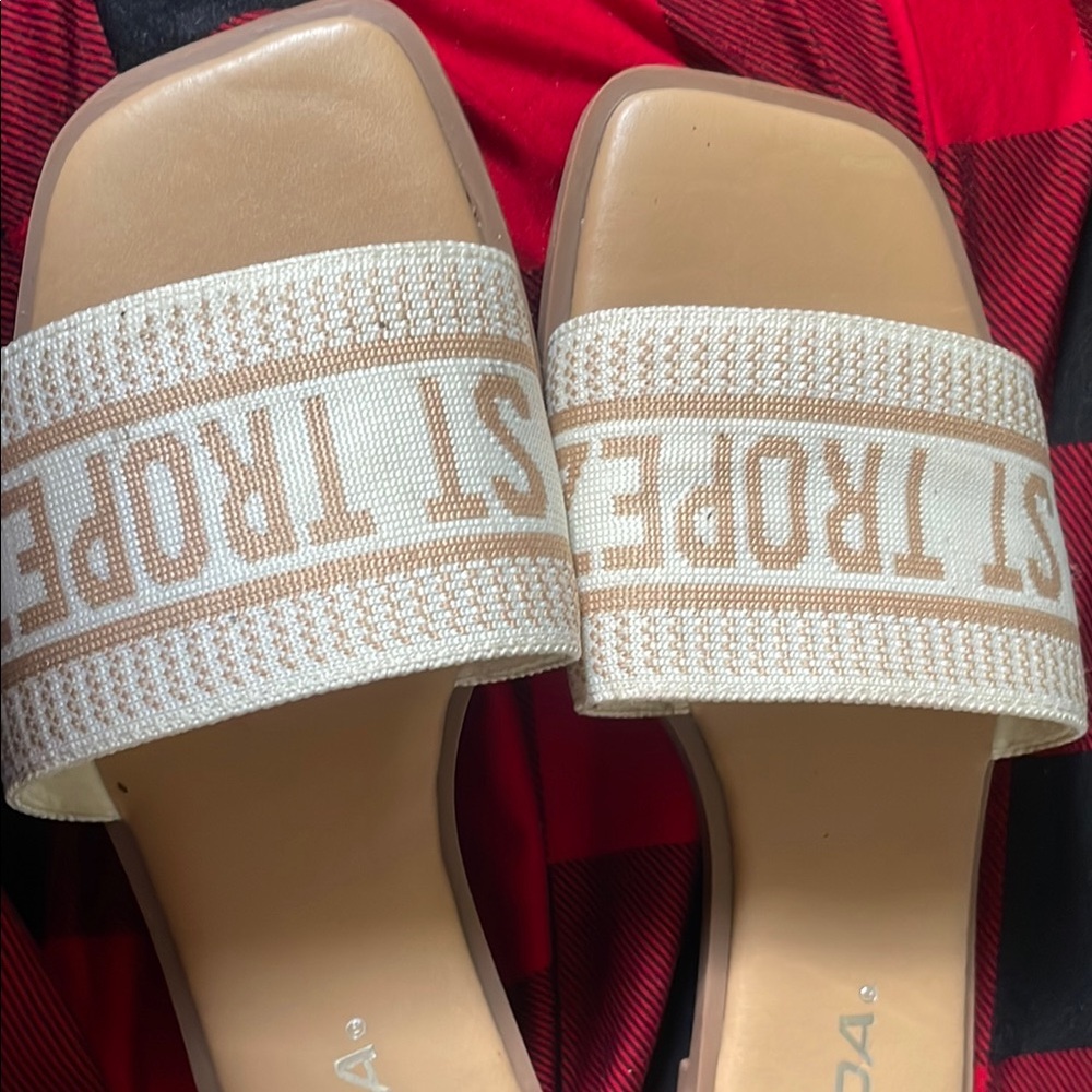 St. Tropez Tan Sandals with Rhinestone Embellishments
